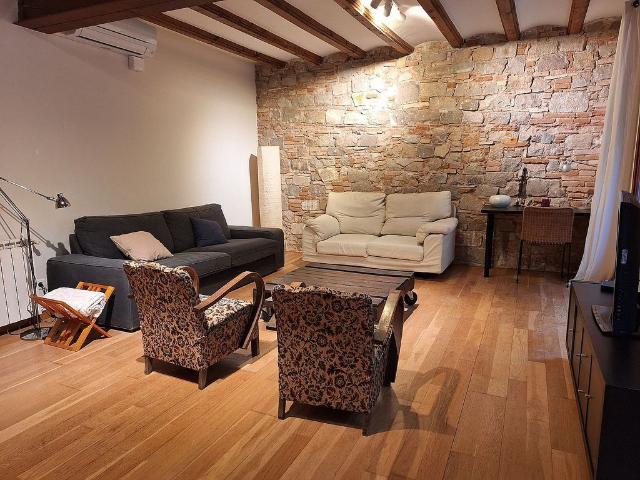 Piso en alquiler en calle Dels Banys Vells, Barcelona, de 95 m² 3 habitaciones por 2.800