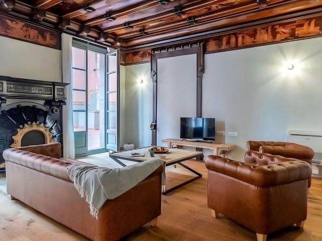Piso en alquiler en calle Dels Escudellers, Barcelona, de 90 m² 2 habitaciones por 2.300