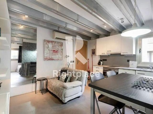 Piso en alquiler en calle Dels Tallers, Barcelona, de 29 m² 1 habitación por 900