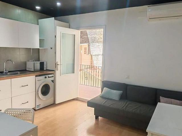 Piso en alquiler en calle Dels Tallers, Barcelona, de 60 m² 2 habitaciones por 1.600
