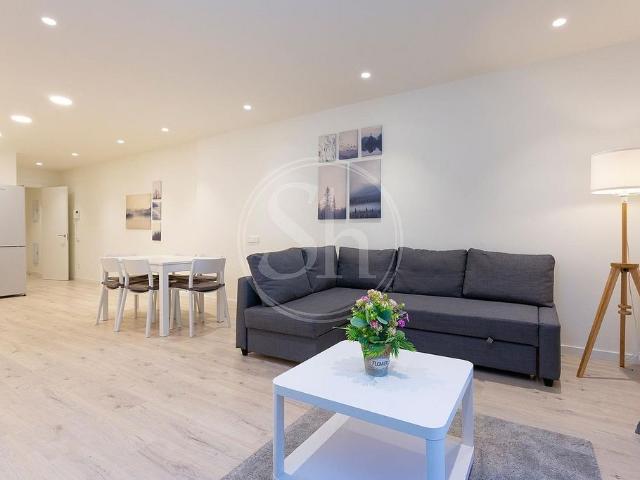 Piso en alquiler en calle D'emèrita Augusta, Barcelona, de 72 m² 2 habitaciones por 1.845