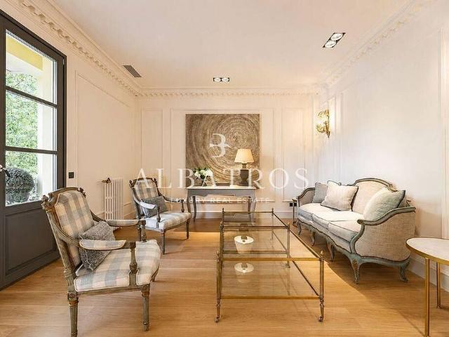 Piso en alquiler en calle D'enric Giménez, Barcelona, de 160 m² 4 habitaciones por 6.900