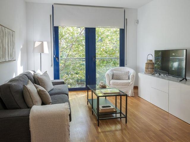 Piso en alquiler en calle D'enric Granados, Barcelona, de 60 m² 2 habitaciones por 2.350
