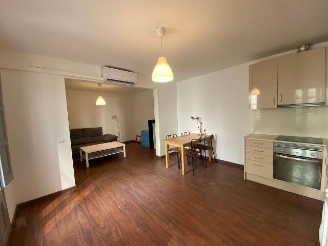 Piso en alquiler en calle D'escudellers Blancs, Barcelona, de 101 m² 3 habitaciones por 1.690