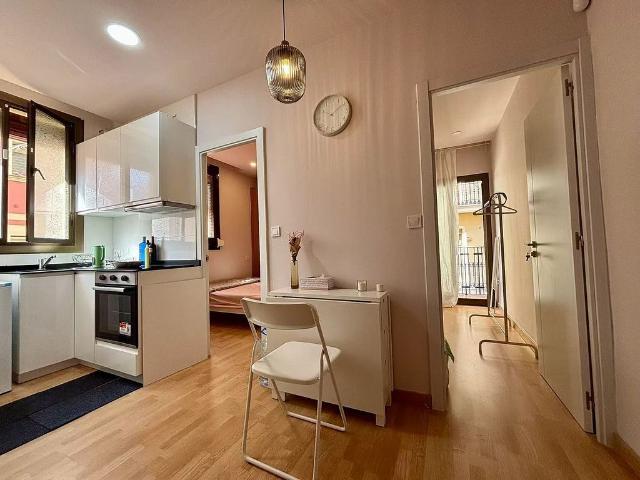 Piso en alquiler en calle D'escuder, Barcelona, de 35 m² 2 habitaciones por 1.200