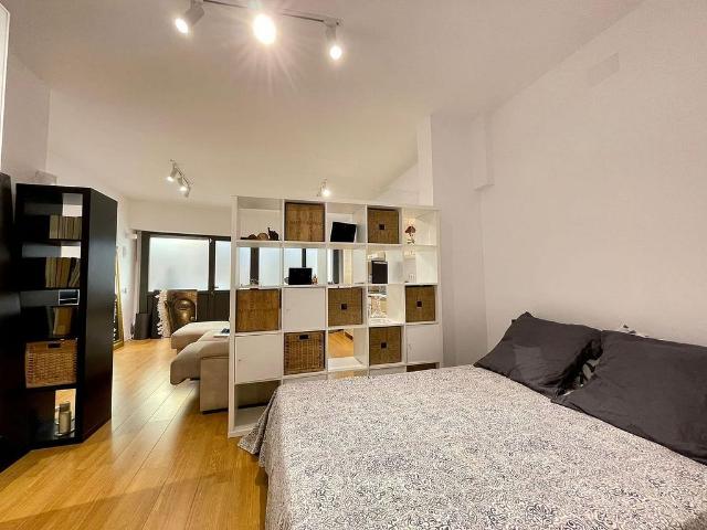 Piso en alquiler en calle D'espinoi, Barcelona, de 58 m² 1 habitación por 1.250