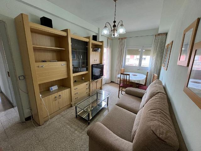 Piso en alquiler en calle D'espronceda, Barcelona, de 57 m² 3 habitaciones por 1.074