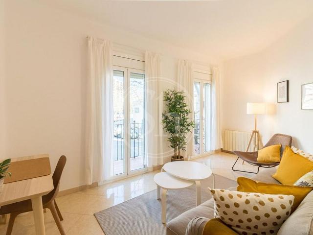 Piso en alquiler en calle D'espronceda, Barcelona, de 94 m² 4 habitaciones por 1.850