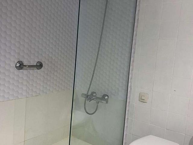 Piso en alquiler en calle D'oliana, Barcelona, de 75 m² 3 habitaciones por 2.980