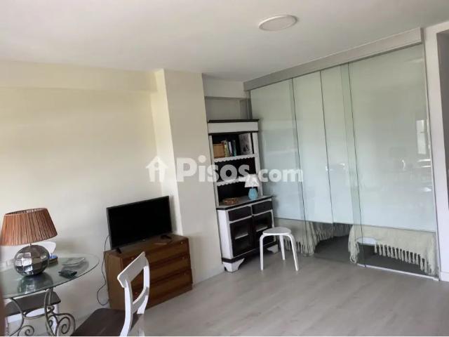 Piso en alquiler en Calle Ezcurdia, cerca de Calle Marqués de Casa Valdés