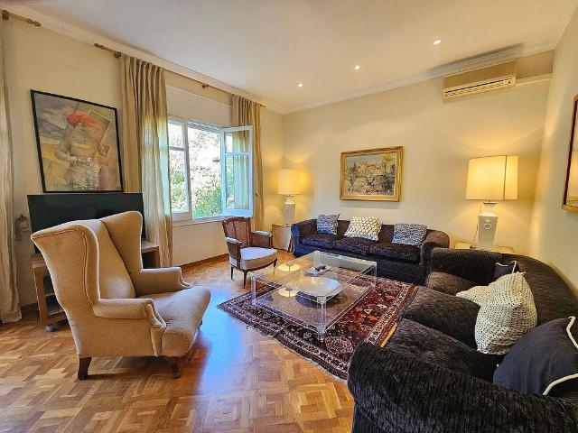 Piso en alquiler en calle Ferran Valls i Taberner, Barcelona, de 142 m² 4 habitaciones por 2.734
