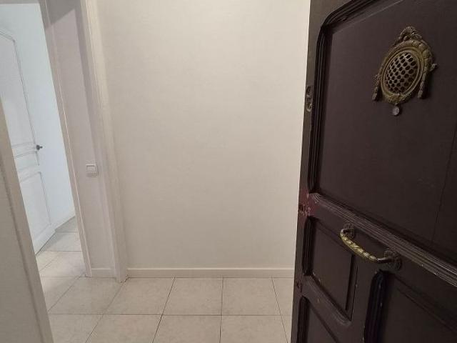 Piso en alquiler en calle Flors, Barcelona, de 72 m² 2 habitaciones por 1.050