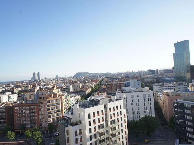 Piso en alquiler en calle Fluvia, Barcelona, de 80 m² 3 habitaciones por 1.856