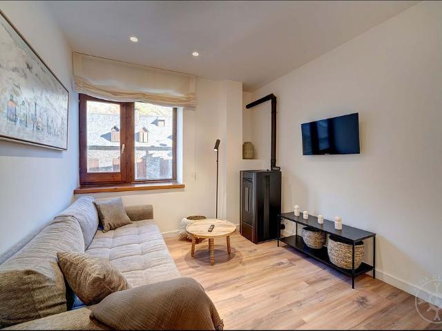 Piso en alquiler en calle Generau Prim, Naut Aran, de 55 m² 2 habitaciones por 2.800