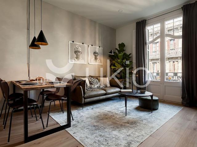 Piso en alquiler en calle Gran de Gràcia, Barcelona, de 90 m² 2 habitaciones por 3.340