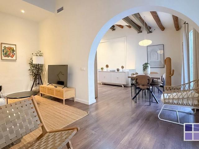 Piso en alquiler en calle Gran de Gràcia, Barcelona, de 100 m² 3 habitaciones por 2.500