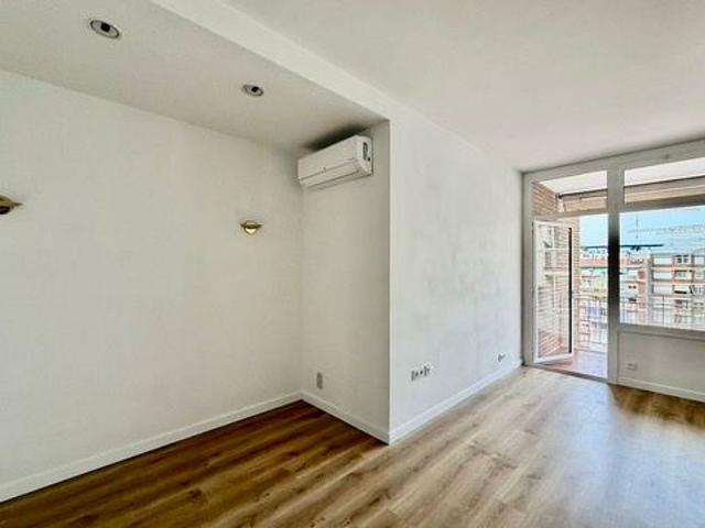 Piso en alquiler en calle Gran Via de Carles III, Barcelona, de 120 m² 4 habitaciones por 2.227
