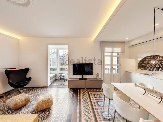 Piso en alquiler en calle Gran Via de Les Corts Catalanes, Barcelona, de 100 m² 2 habitaciones por 3.000