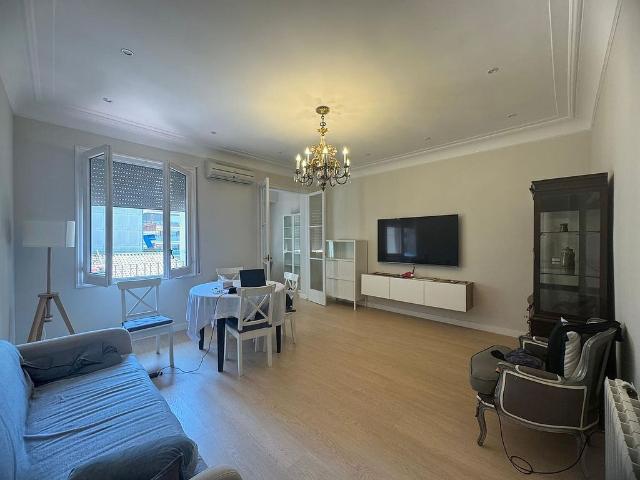Piso en alquiler en calle Gran Via de Les Corts Catalanes, Barcelona, de 110 m² 3 habitaciones por 2.500 €