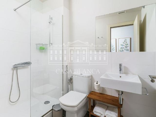 Piso en alquiler en calle Gran Via de Les Corts Catalanes, Barcelona, de 115 m² 2 habitaciones por 2.500