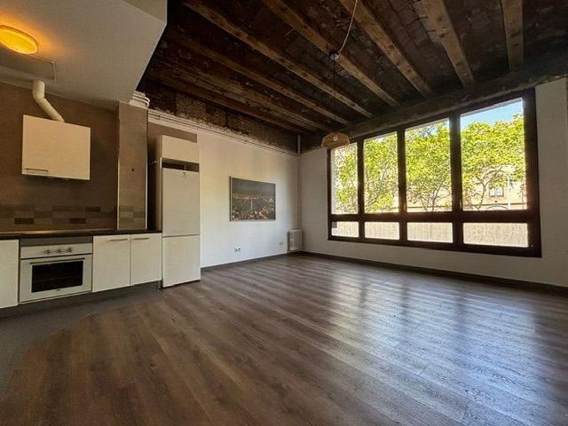 Piso en alquiler en calle Gran Via de Les Corts Catalanes, Barcelona, de 44 m² 1 habitación por 1.210