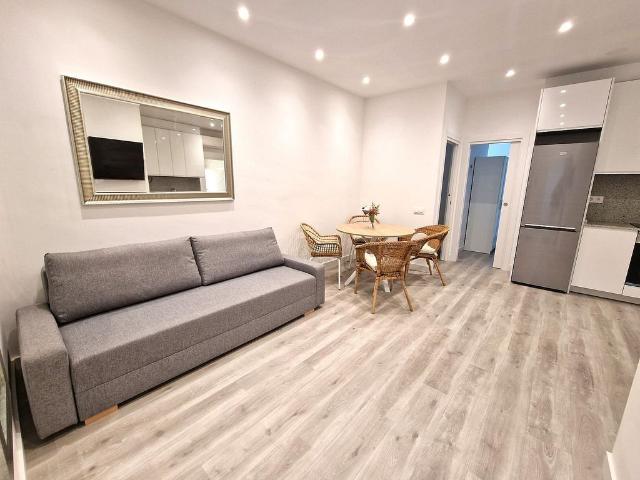 Piso en alquiler en calle Gran Via de Les Corts Catalanes, Barcelona, de 60 m² 2 habitaciones por 1.600