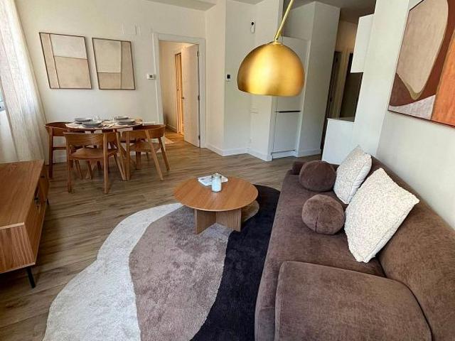 Piso en alquiler en calle Gran Via de Les Corts Catalanes, Barcelona, de 70 m² 2 habitaciones por 2.600
