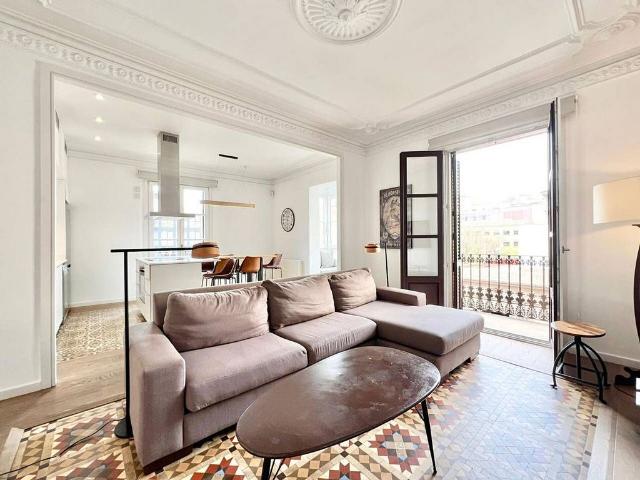 Piso en alquiler en calle Gran Via de Les Corts Catalanes, Barcelona, de 87 m² 2 habitaciones por 2.850