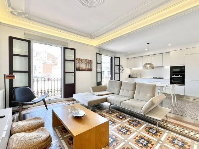Piso en alquiler en calle Gran Via de Les Corts Catalanes, Barcelona, de 87 m² 2 habitaciones por 3.300