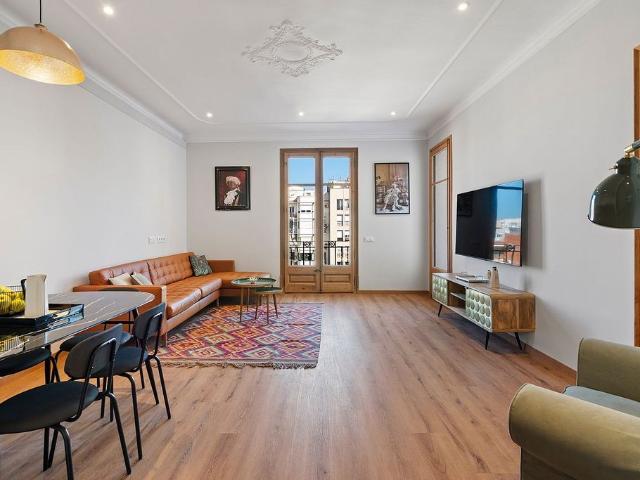 Piso en alquiler en calle Gran Via de Les Corts Catalanes, Barcelona, de 95 m² 3 habitaciones por 2.700
