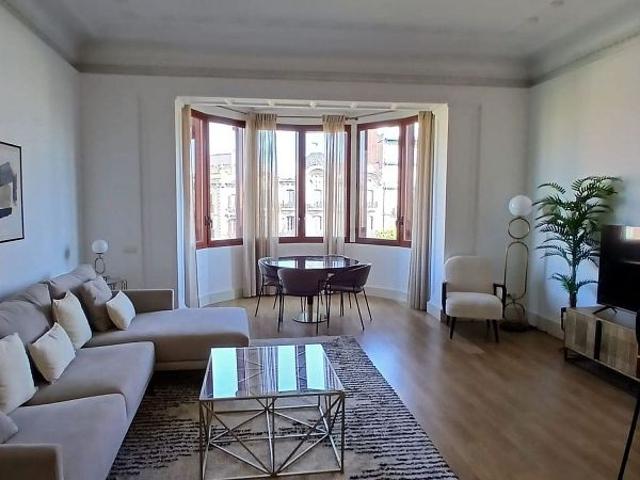 Piso en alquiler en calle Gran Via de Les Corts Catalanes, Barcelona, de 97 m² 2 habitaciones por 2.550