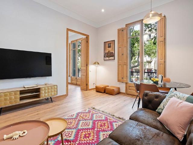 Piso en alquiler en calle Gran Via de Les Corts Catalanes, Barcelona, de 92 m² 2 habitaciones por 2.500