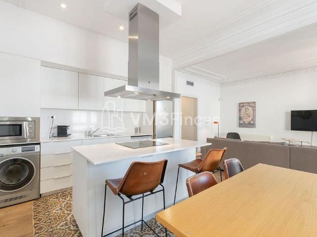 Piso en alquiler en calle Gravina, Barcelona, de 125 m² 3 habitaciones por 3.300