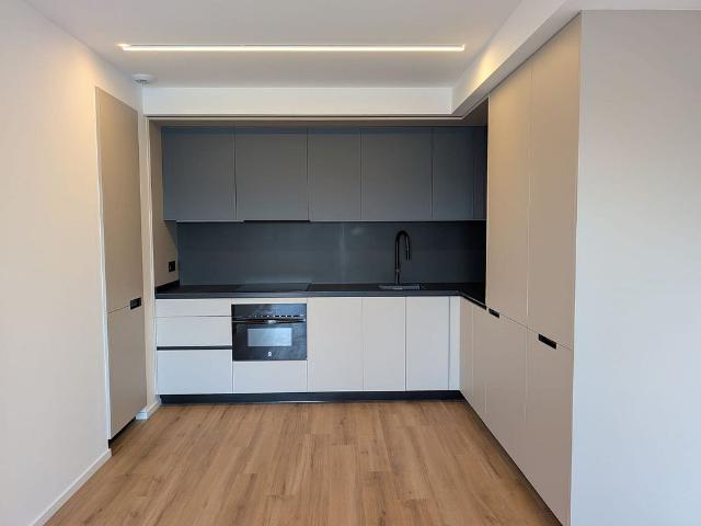 Piso en alquiler en calle Gretel Ammann Martinez, Barcelona, de 50 m² 2 habitaciones por 1.487