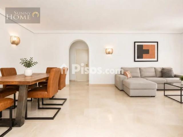 Piso en alquiler en Calle Helsinki