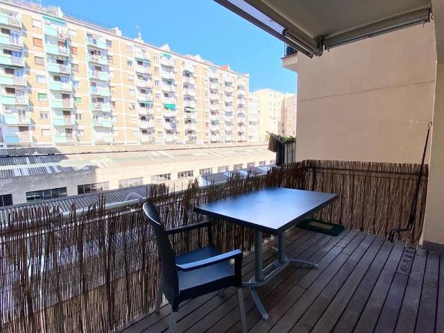 Piso en alquiler en calle Industria, Barcelona, de 56 m² 2 habitaciones por 1.460