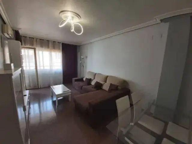 Piso en alquiler en Calle Luis Llorente