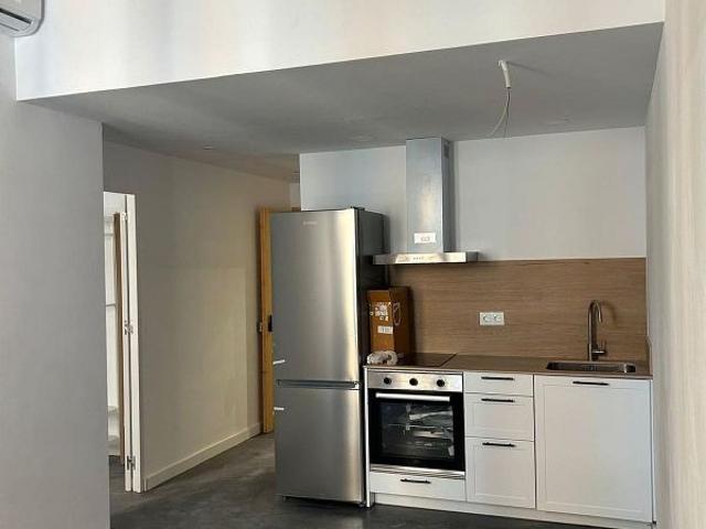 Piso en alquiler en calle Llarg de Sant Vicent, Tortosa, de 42 m² 1 habitación por 450 €