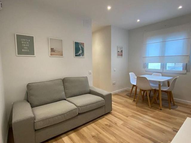 Piso en alquiler en calle Llobregat, Hospitalet de Llobregat, L´, de 75 m² 4 habitaciones por 2.000