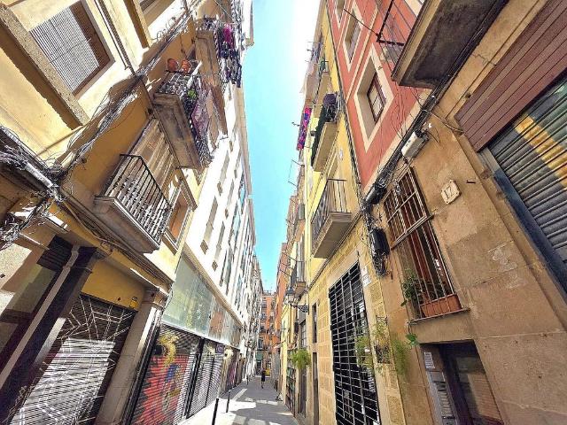 Piso en alquiler en calle Lluna, Barcelona, de 44 m² 2 habitaciones por 832