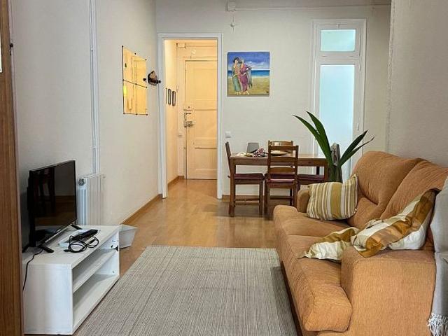 Piso en alquiler en calle Paris, Barcelona, de 60 m² 2 habitaciones por 1.250