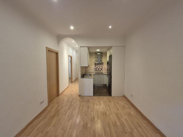 Piso en alquiler en calle Parlament, Barcelona, de 60 m² 2 habitaciones por 1.008
