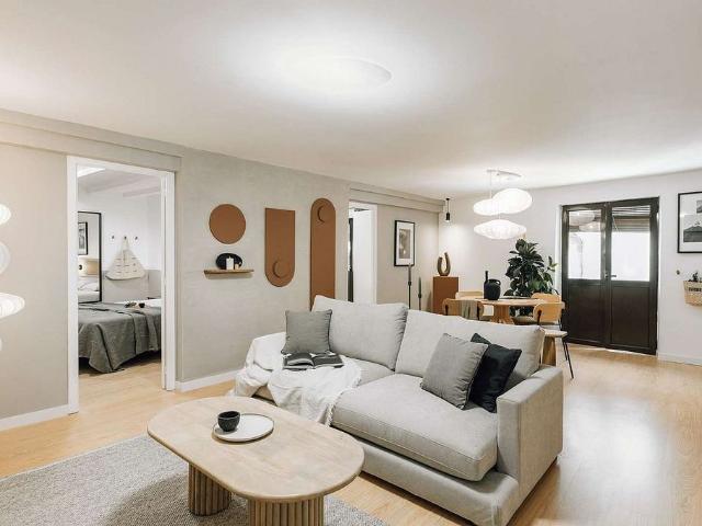 Piso en alquiler en calle Placeta D'en Marcús, Barcelona, de 80 m² 2 habitaciones por 1.877