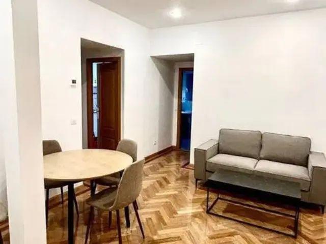 Piso en alquiler en Calle Raimundo Fernández Villaverde, cerca de Calle de Dulcinea