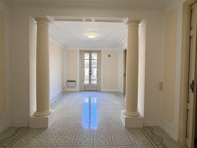 Piso en alquiler en calle Rossello, Barcelona, de 90 m² 3 habitaciones por 1.900