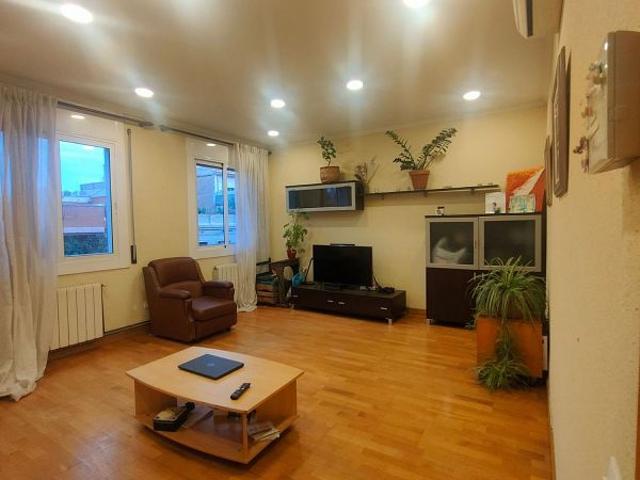 Piso en alquiler en calle Sant Antoni Maria Claret, Barcelona, de 77 m² 2 habitaciones por 1.350