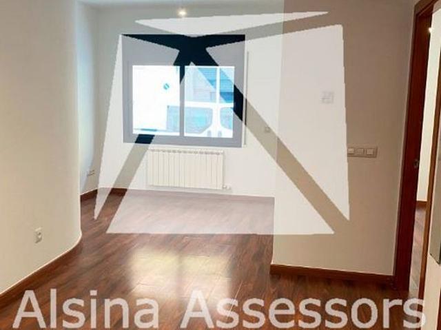 Piso en alquiler en calle Sant Hipolit, Girona, de 49 m² 1 habitación por 675