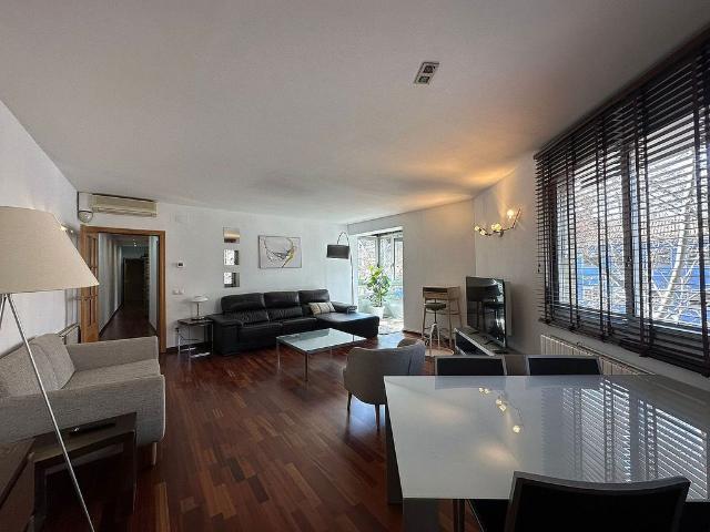 Piso en alquiler en calle Sardenya, Barcelona, de 128 m² 4 habitaciones por 2.095