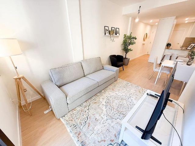 Piso en alquiler en calle Sicilia, Barcelona, de 60 m² 2 habitaciones por 1.305