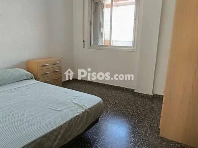 Piso en alquiler en Calle Tibónidas